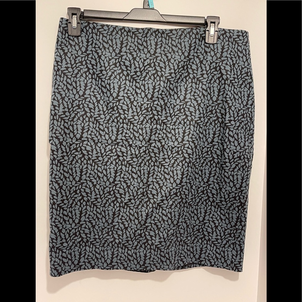 Loft-Ann Taylor Pencil Skirt, Size 12 (31”) Black/Green 24” Length